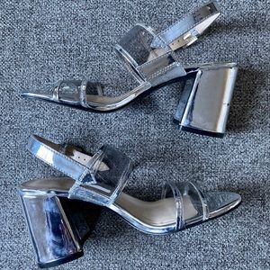 SILVER METALLIC NINE WEST SANDAL HEELS
